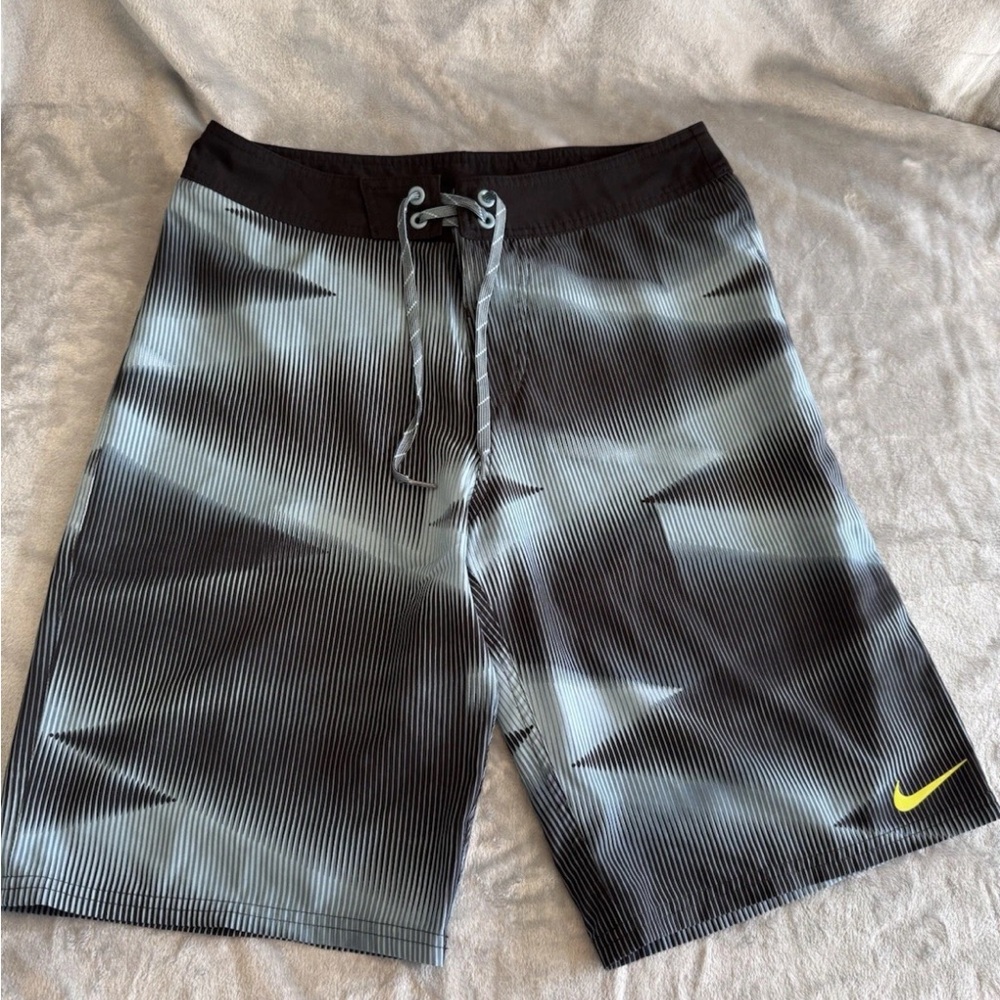 Nike-  Men’s Swim Board Shorts Trunks Size 30  Black/Blue